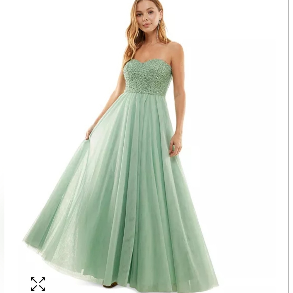 Women's clothing(349)